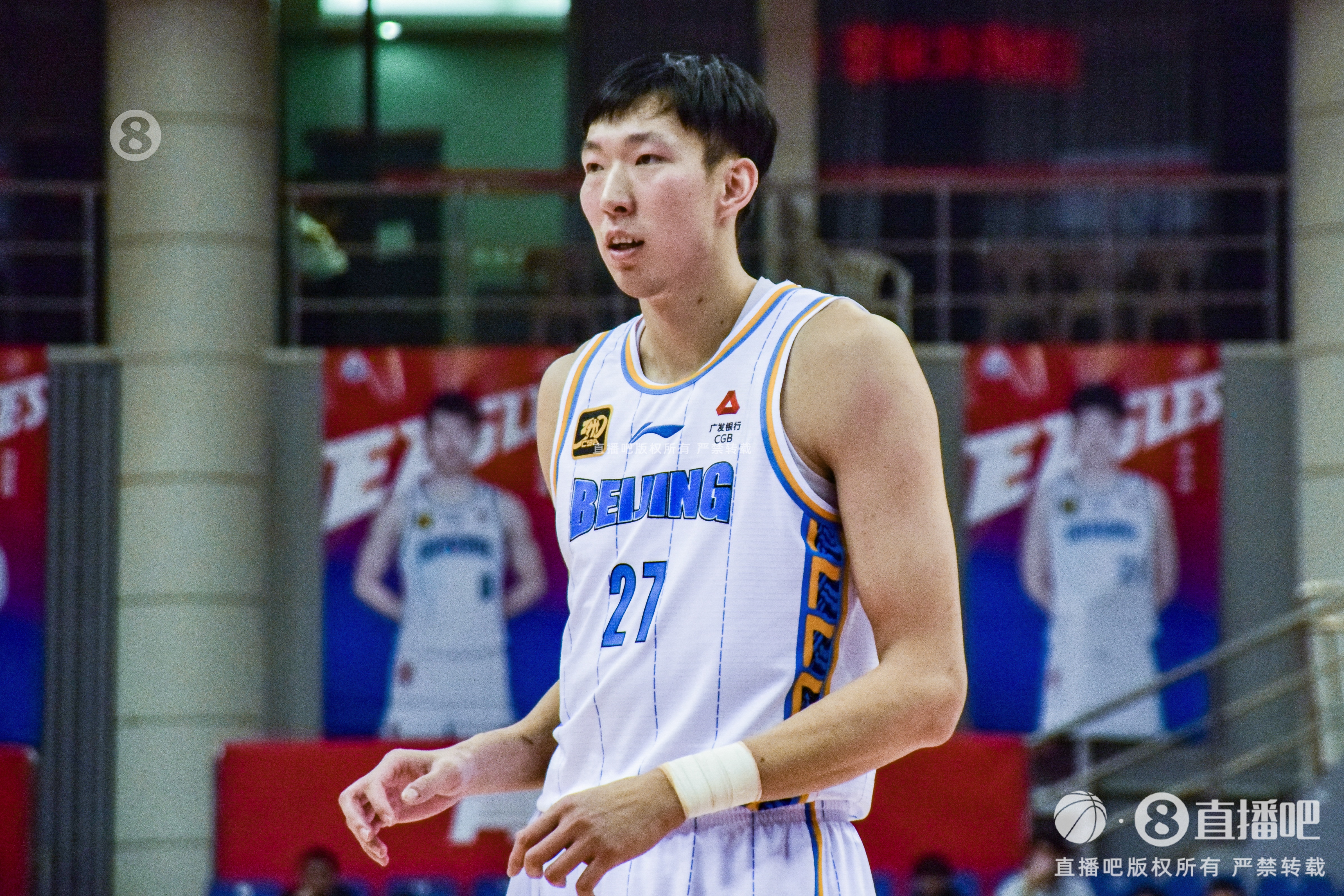 世界杯官网-游刃有余！周琦18分钟4中4拿到11分7板2断 正负值+20