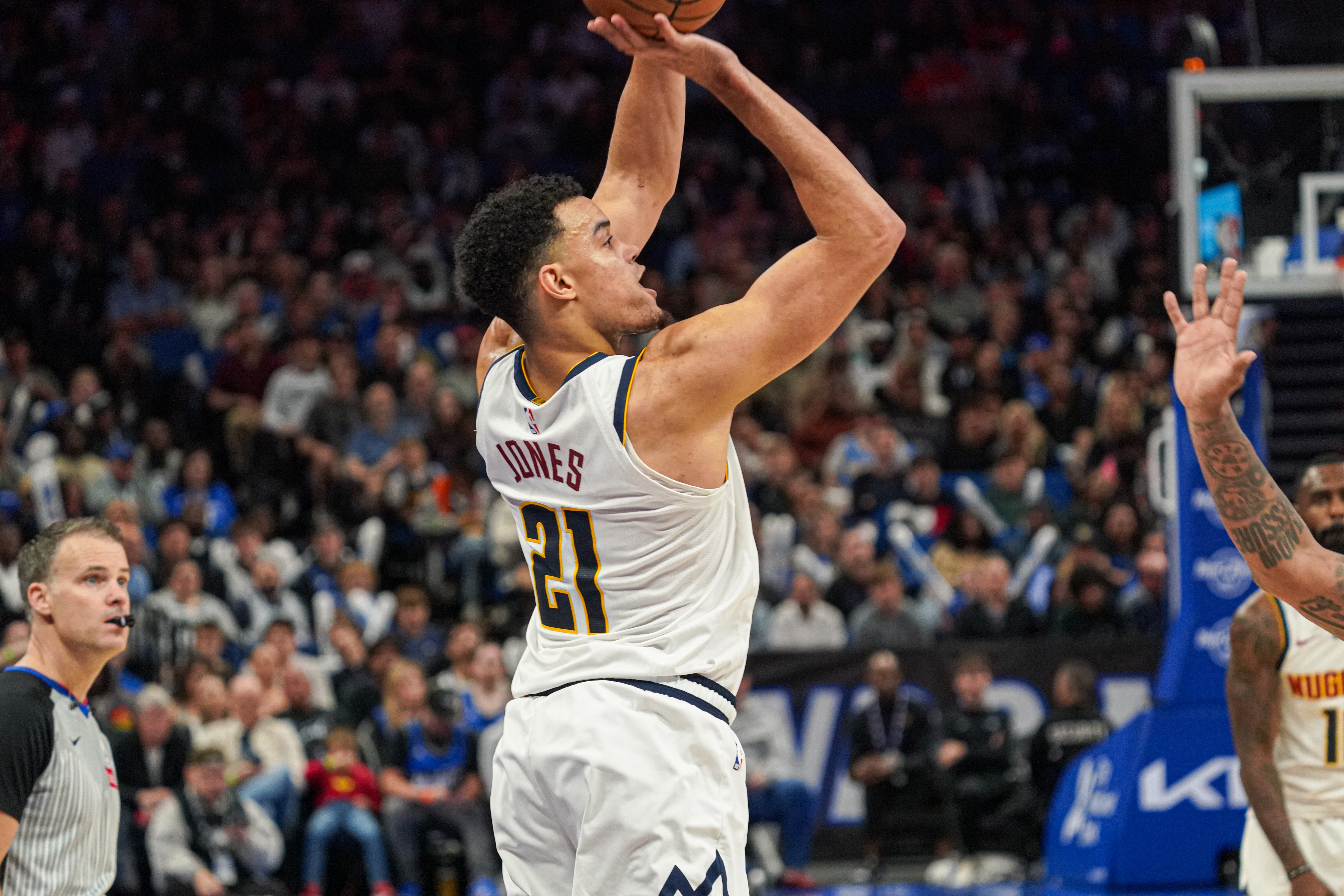 2026世界杯直播-Scotto：掘金预计将转正斯潘塞·琼斯 他们将关注交易和买断市场