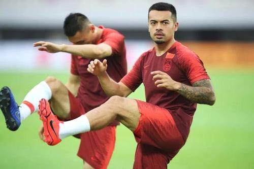 世界杯下注-沪媒：洛国富被国足放弃 李可恢复状态后仍有机会