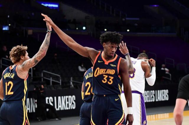 世界杯官方网站-乌布雷的去留 狼队的签位 勇士后半赛季悬念迭起