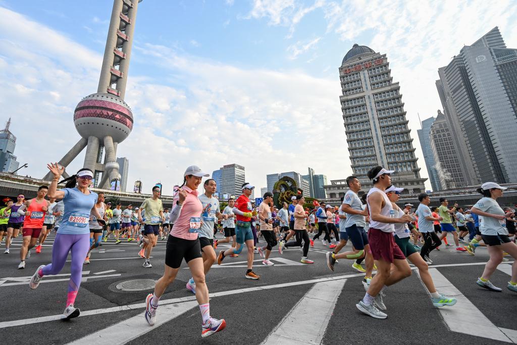 2026世界杯直播-深一度｜从“卷”到“暖”，上海半马这样跑过十年